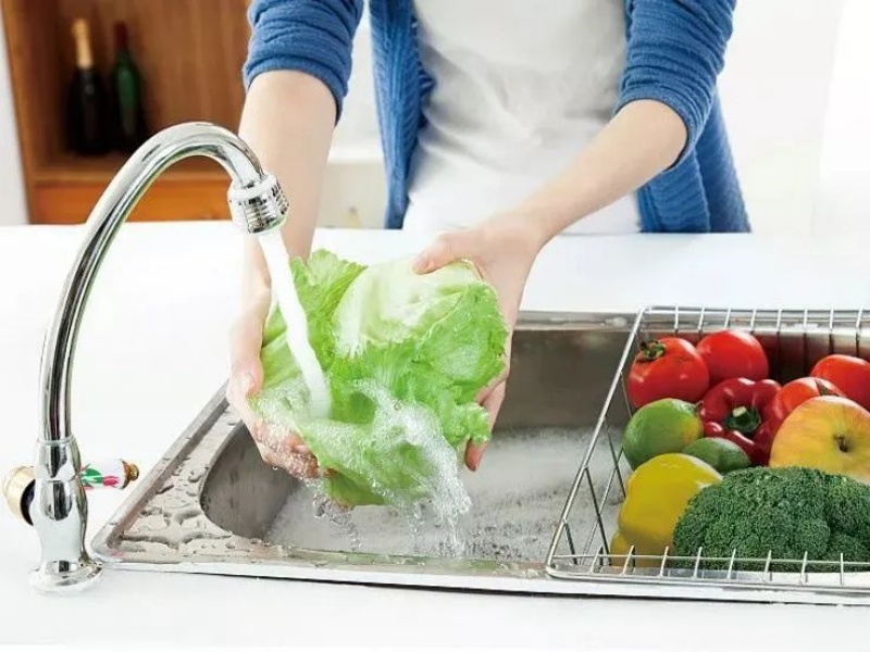 水在生活中的几个重要作用（什么是自来水）